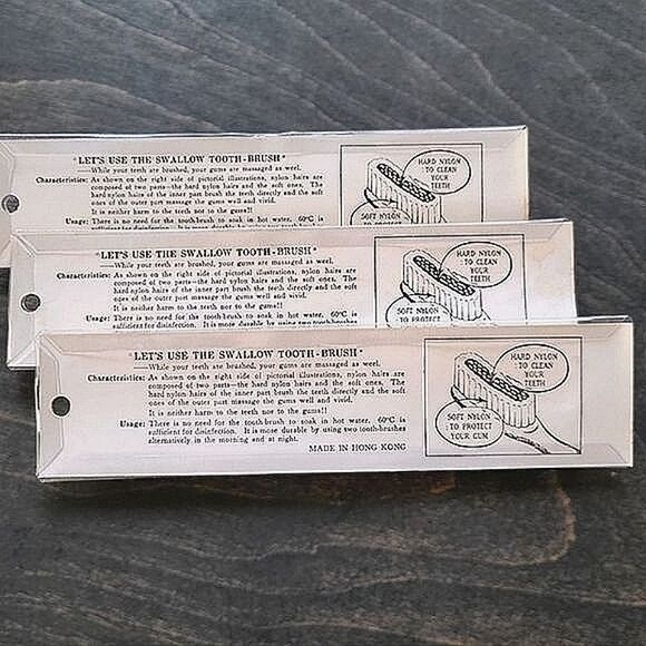 Lot of 3 | Vtg toothbrushes with long bristle bed - Picture 5 of 9